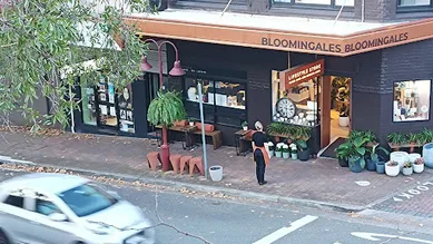 Coffee shop BLOOMINGALES in Kirribilli