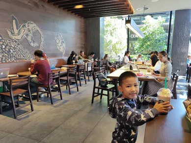 Coffee shop Starbucks Central Park in Chippendale