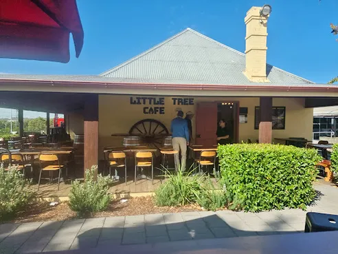 Little tree cafe