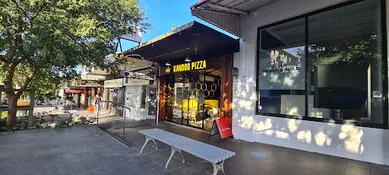 Coffee shop Kandoo Pizza in Ryde