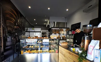 Coffee shop 27THREE Boulangerie in Petersham