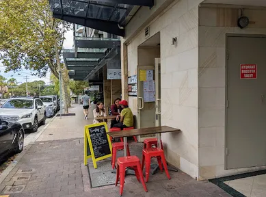 Coffee shop Milsons Cafe in Milsons Point