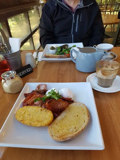 Coffee shop The Jade Teahouse at Camellia Gardens in Caringbah South