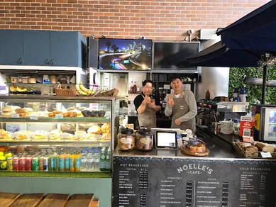 Coffee shop Noelle�s cafe in Haymarket