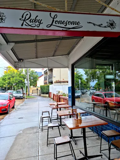 Coffee shop Celeste Cafe in Petersham