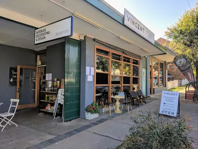 Coffee shop Vincent Diner in Glenbrook