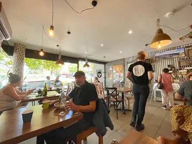 Coffee shop Finn & Co Cafe in Springwood