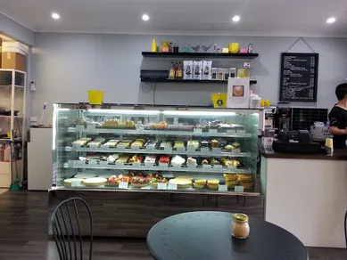 Coffee shop Essence Patisserie in Rouse Hill