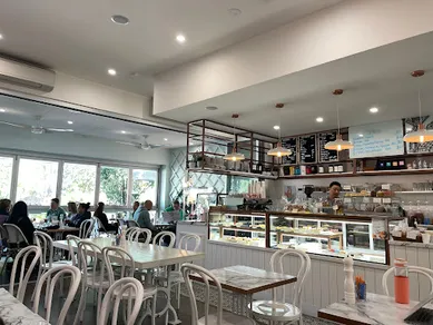 Coffee shop Stonemill Patisserie in North Rocks