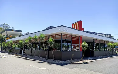 Coffee shop McDonald's Woodbine in Woodbine