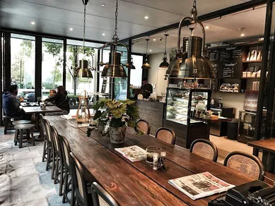 Coffee shop Brews Brothers Coffee & Tea Co. in Chippendale