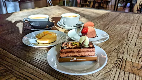 La Renaissance Patisserie & Cafe