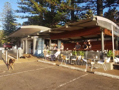 Coffee shop Zubi at Billy's in Bilgola Beach