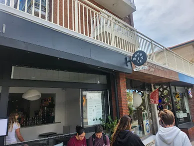 Coffee shop Makaveli Bondi in Bondi Beach