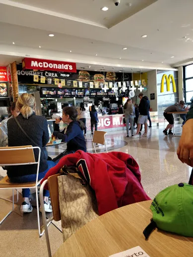 Coffee shop McDonald's Macarthur Square II in Campbelltown