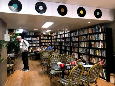 Coffee shop Ruby's Cafe & Books in Umina Beach