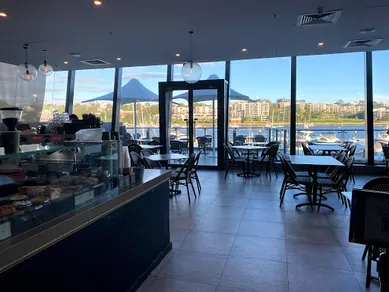 Coffee shop La Petite Birkenhead in Drummoyne