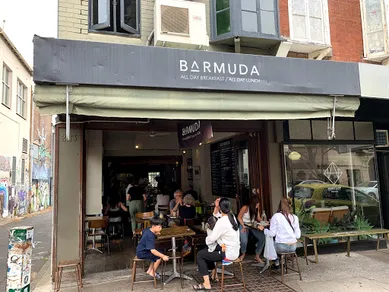 Coffee shop Barmuda in Newtown