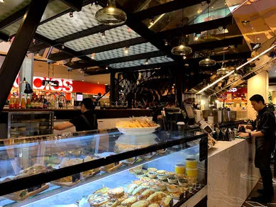 Coffee shop Pattison�s Patisserie in Bondi Junction