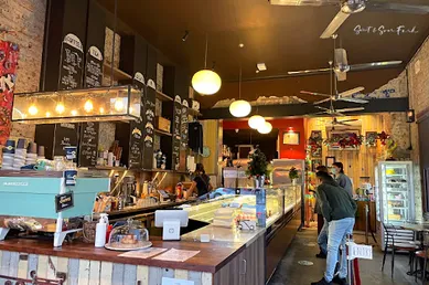 Coffee shop Cow & The Moon in Enmore