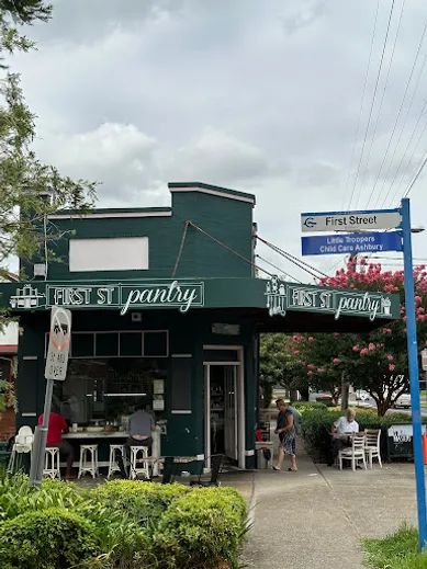 Coffee shop First Street Pantry in Ashbury